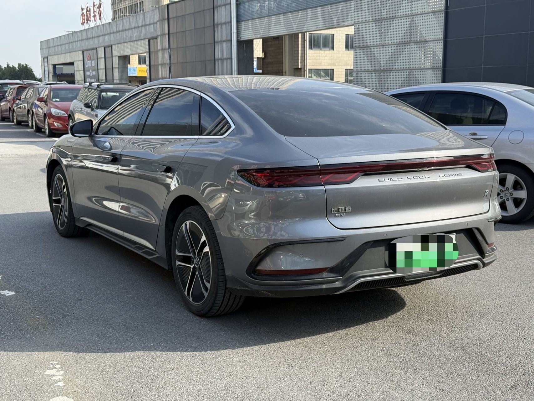 BYD Han 2023 #3 BYD Han 2023 car image #3