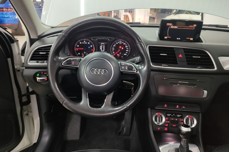 Audi Q3 2015 #11 Audi Q3 2015 car image #11