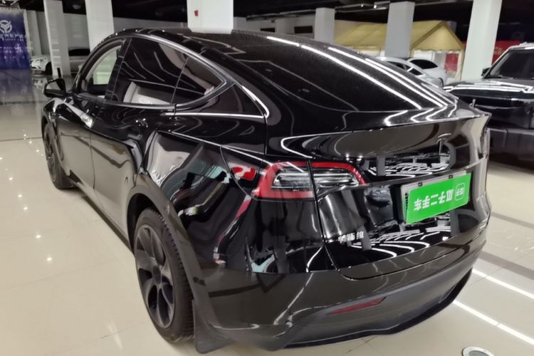 Tesla Model Y 2023 #5 Tesla Model Y 2023 car image #5