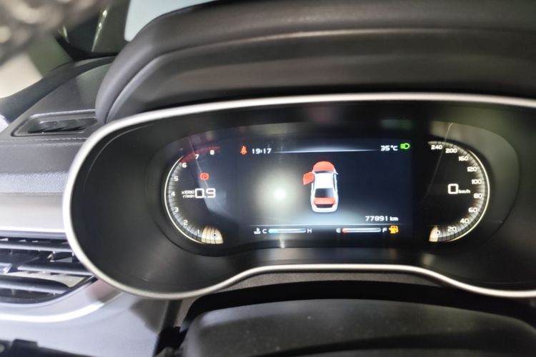GEELY Emgrand 2018 car image #12