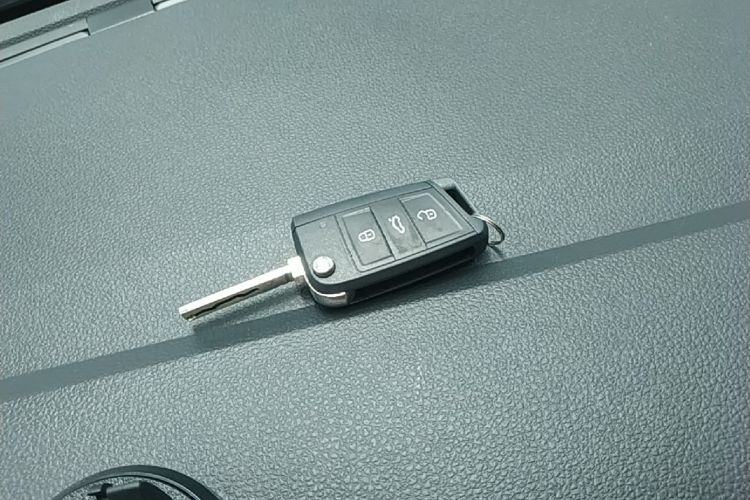Volkswagen Polo 2023 car image #9