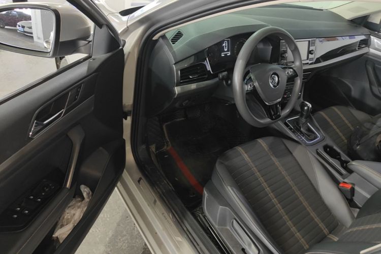 Volkswagen Lavida 2019 car image #16