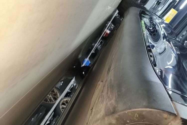 Tesla Model Y 2023 car image #26