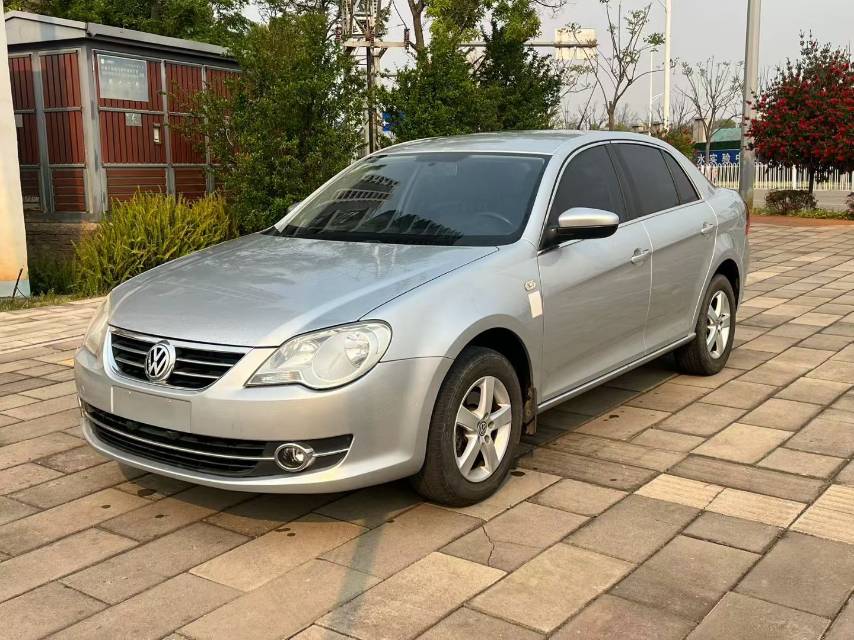 Volkswagen Bora 2010 car image 