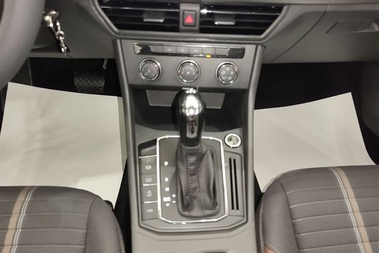 Volkswagen Lavida 2019 #16 Volkswagen Lavida 2019 car image #16