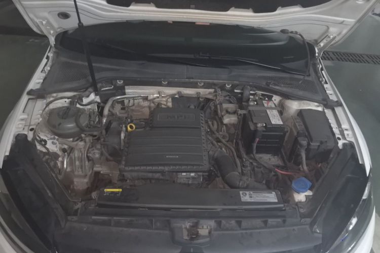 Volkswagen Golf 2019 car image #22