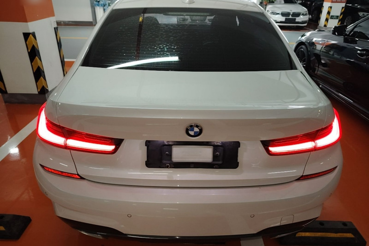 BMW 3 Series 2021 #6 BMW 3 Series 2021 car image #6