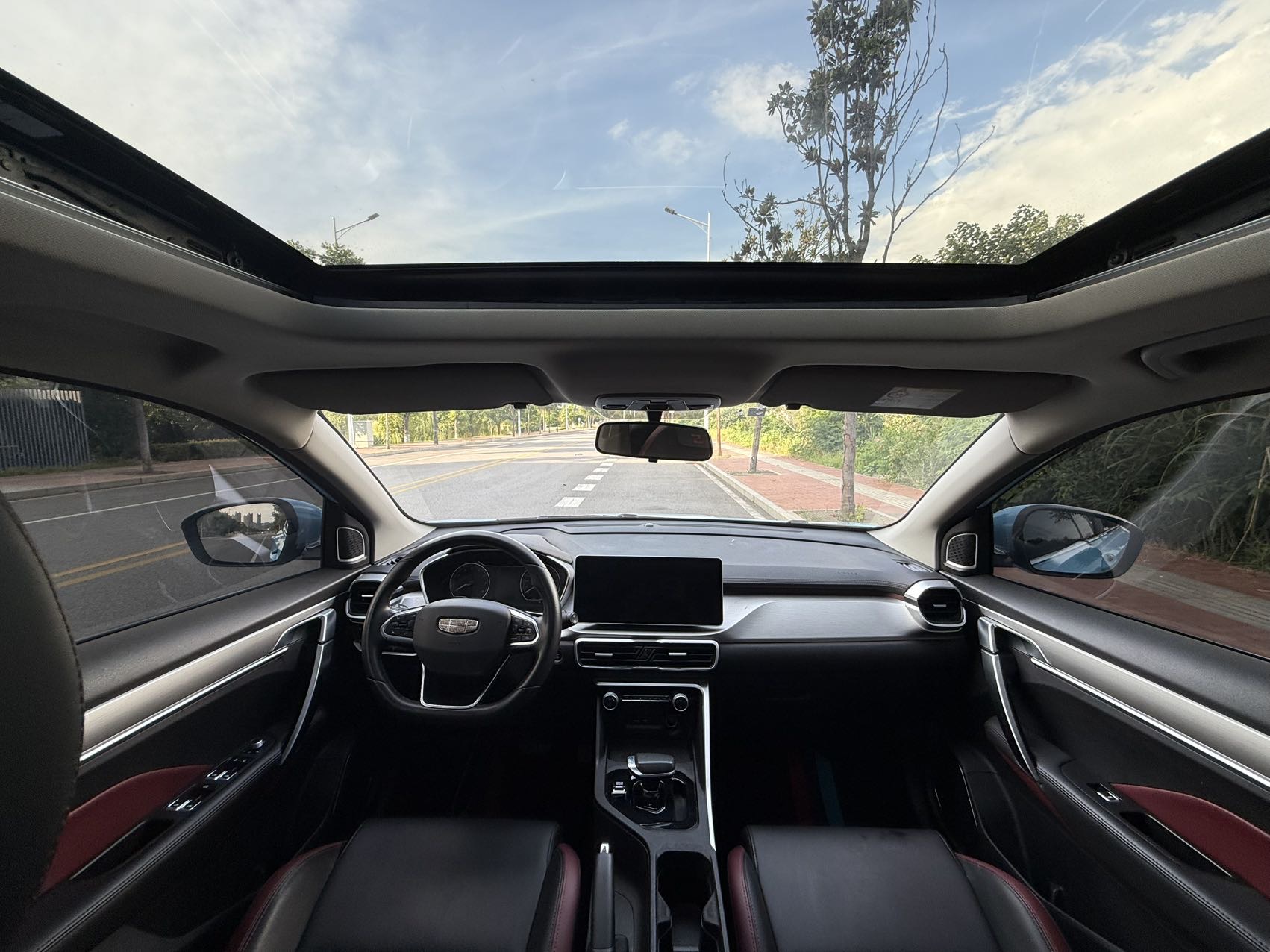 GEELY Coolray 2022 car image #4