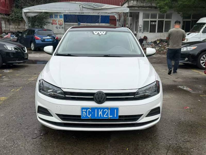 Volkswagen Polo 2019 car image #2
