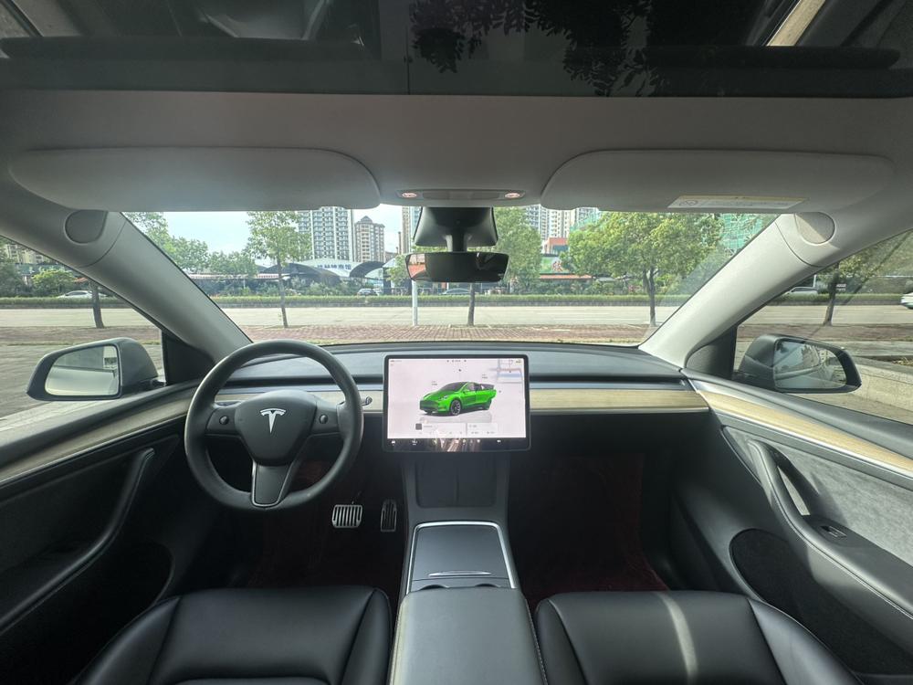 Tesla Model Y 2023 #7 Tesla Model Y 2023 car image #7
