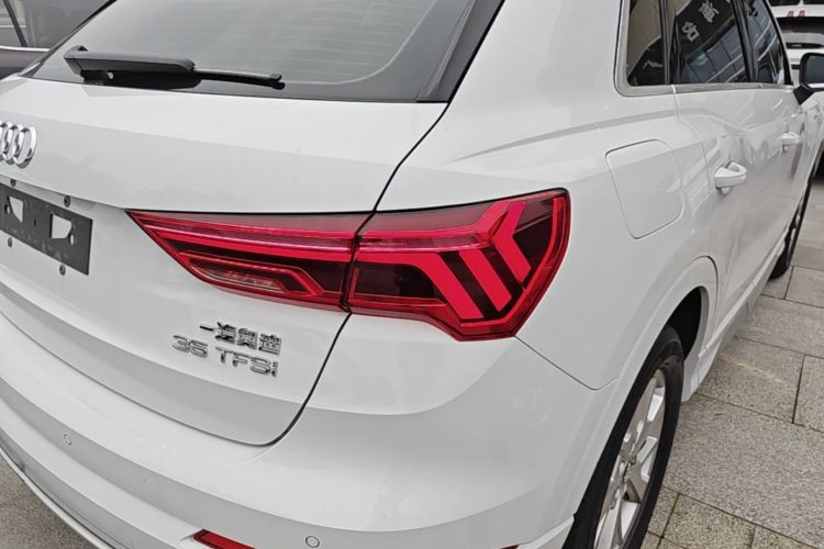 Audi Q3 2019 #8 Audi Q3 2019 car image #8