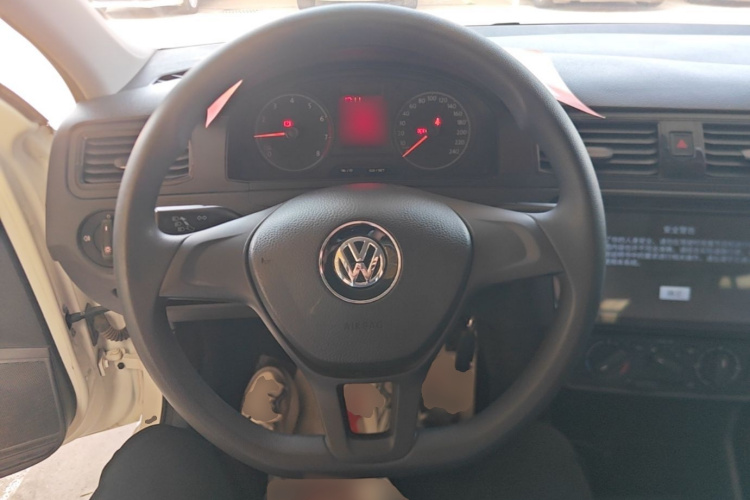 Volkswagen Santana 2017 car image #15