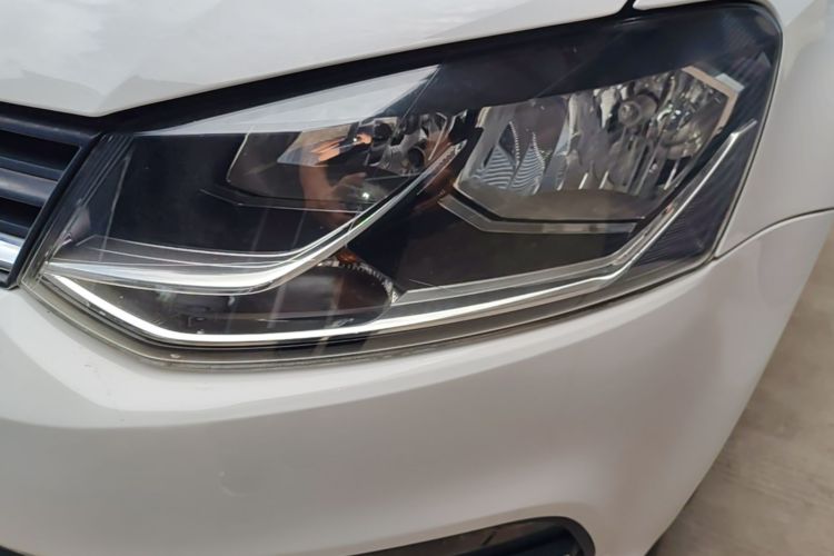 Volkswagen Polo 2016 car image #23