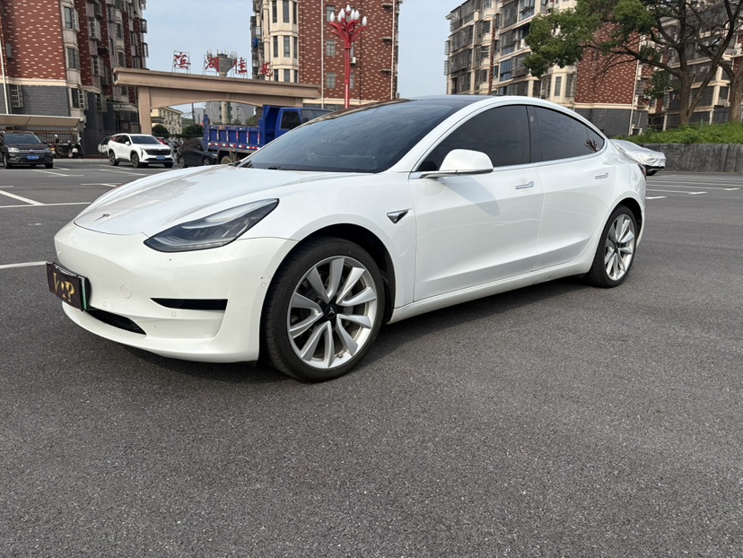 Tesla Model 3 2020 car image #2
