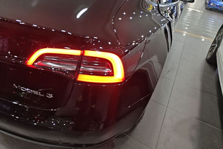 Tesla Model 3 2021 car image #8