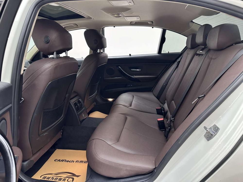 BMW 3 Series 2018 car image #15
