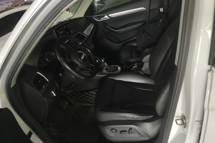 Audi Q3 2016 #15 Audi Q3 2016 car image #15