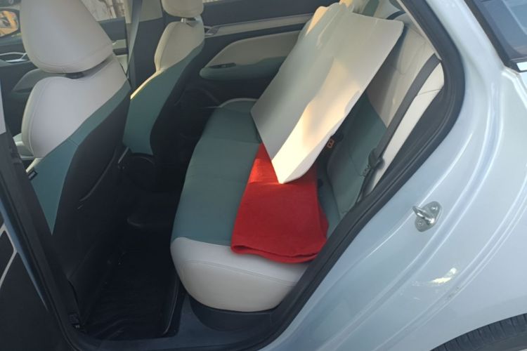 GEELY Emgrand L HiP 2022 car image #17
