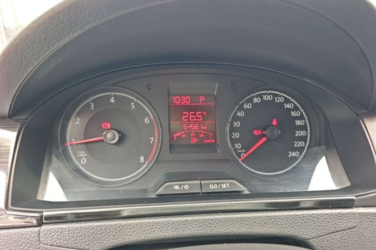 Volkswagen Santana 2018 car image #12