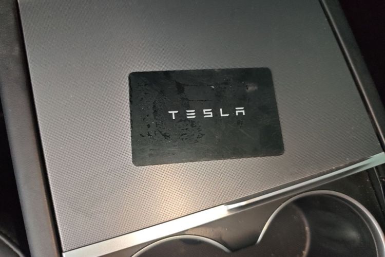 Tesla Model Y 2025 car image #14