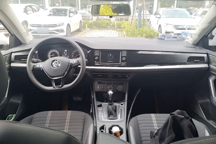 Volkswagen Lavida 2019 car image #12
