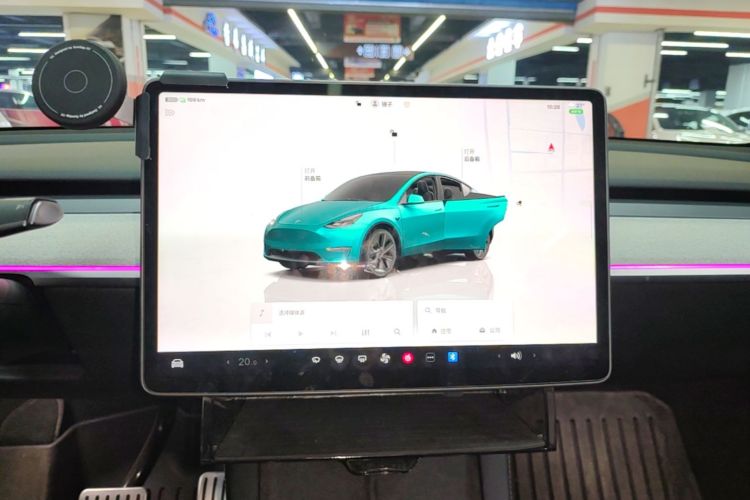 Tesla Model Y 2024 #13 Tesla Model Y 2024 car image #13