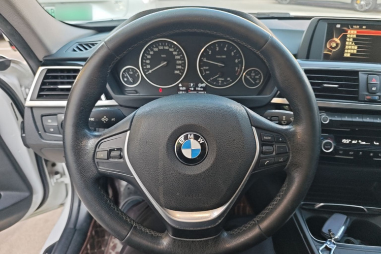 BMW 3 Series 2017 #11 BMW 3 Series 2017 изображение автомобиля #11