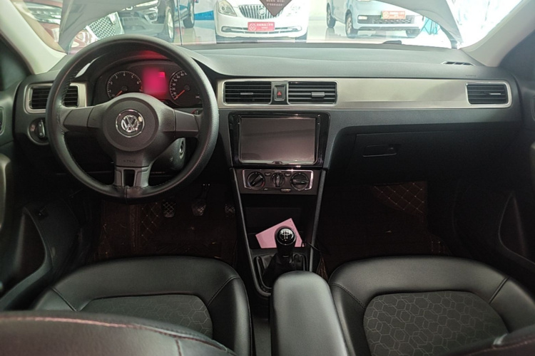 Volkswagen Santana 2016 car image #10