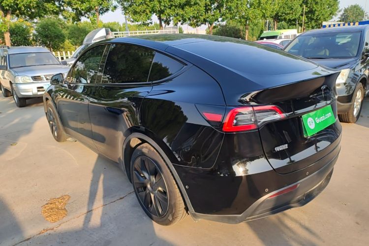 Tesla Model Y 2023 car image #7