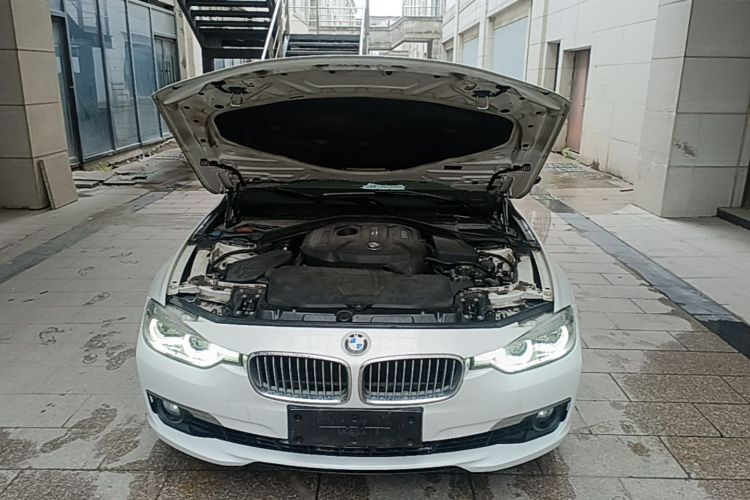 BMW 3 Series 2018 #20 BMW 3 Series 2018 car image #20