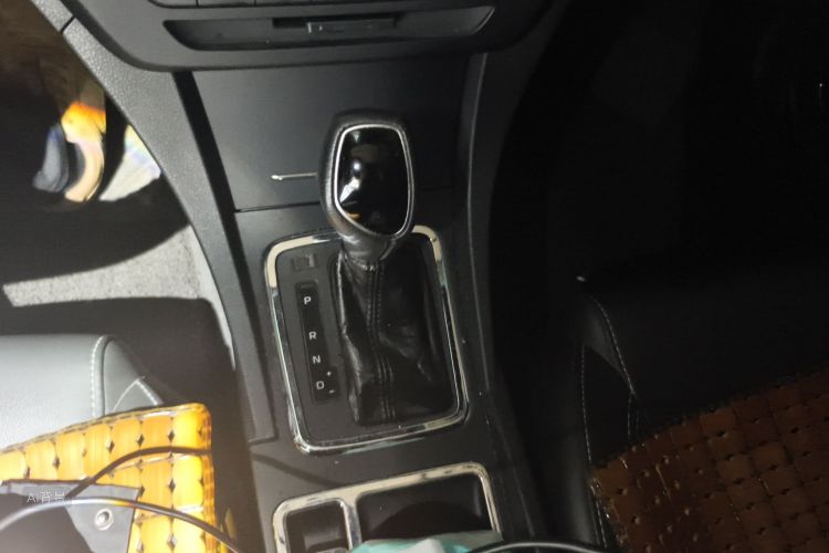 GEELY Emgrand 2018 immagine di auto #16