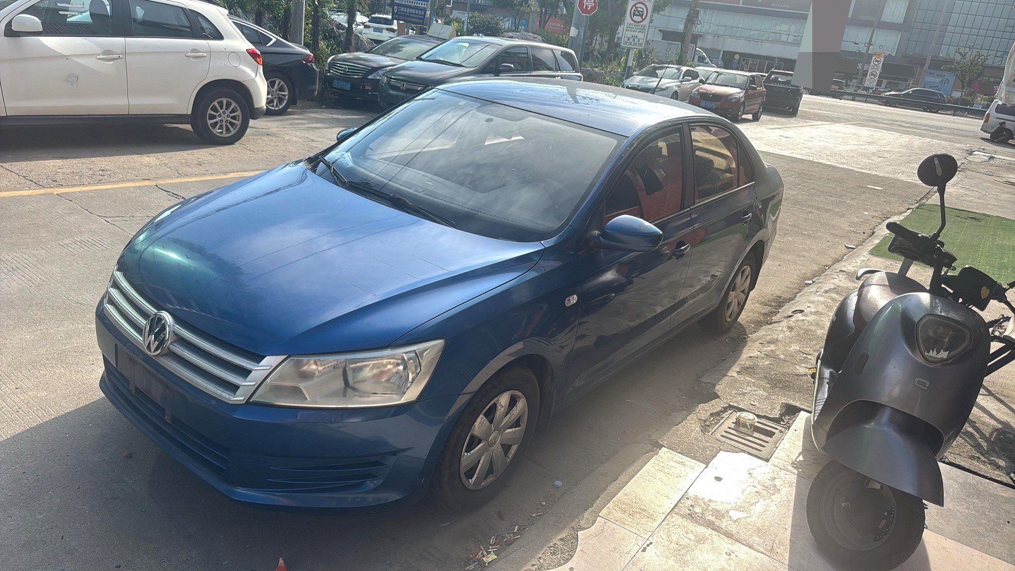 Volkswagen Santana 2013 car image 
