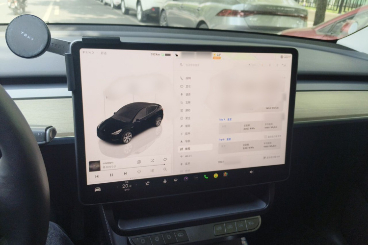 Tesla Model Y 2023 #16 Tesla Model Y 2023 car image #16