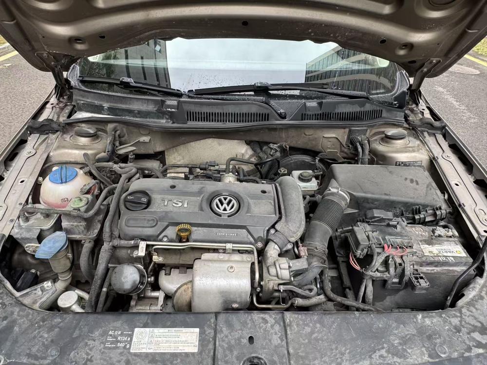 Volkswagen Bora 2014 car image #9