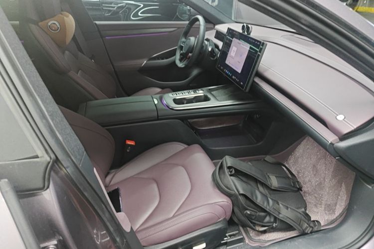 MI SU7 2025 immagine di auto #24