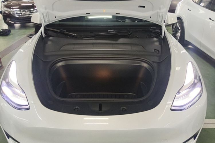 Tesla Model Y 2024 #20 Tesla Model Y 2024 car image #20