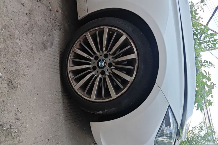 BMW 3 Series 2019 car image #9