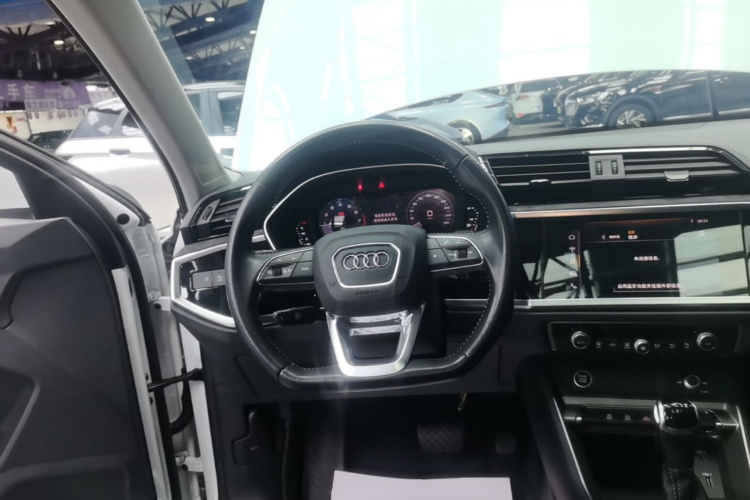 Audi Q3 2021 #11 Audi Q3 2021 car image #11