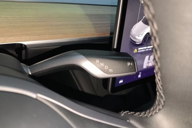 Tesla Model Y 2023 #18 Tesla Model Y 2023 car image #18