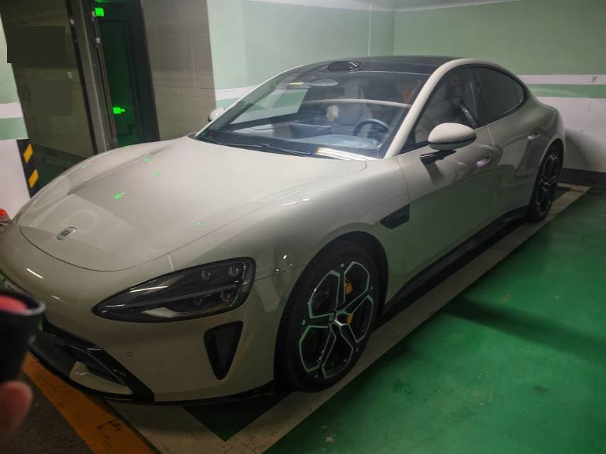 MI SU7 2024 MI SU7 2024 car image