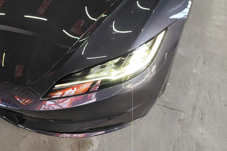 Tesla Model 3 2024 car image #23