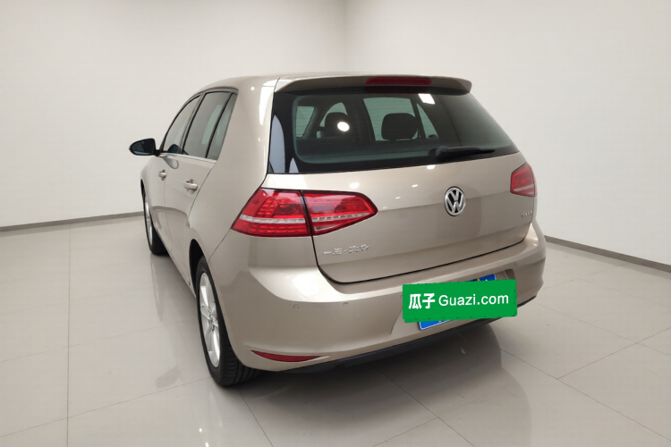 Volkswagen Golf 2017 car image #5