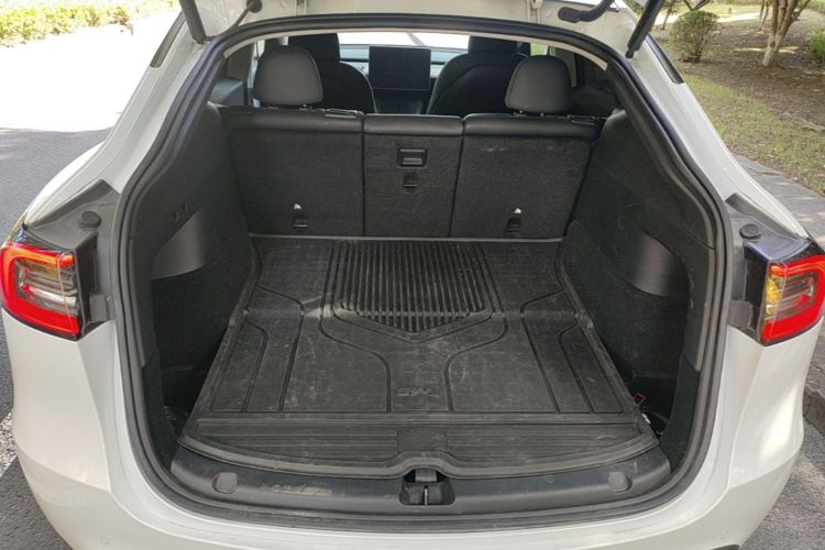 Tesla Model Y 2022 #19 Tesla Model Y 2022 car image #19