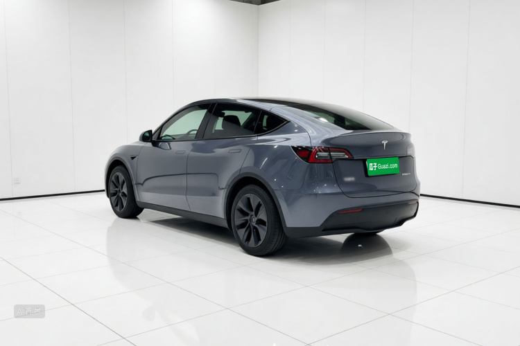 Tesla Model Y 2024 #5 Tesla Model Y 2024 car image #5
