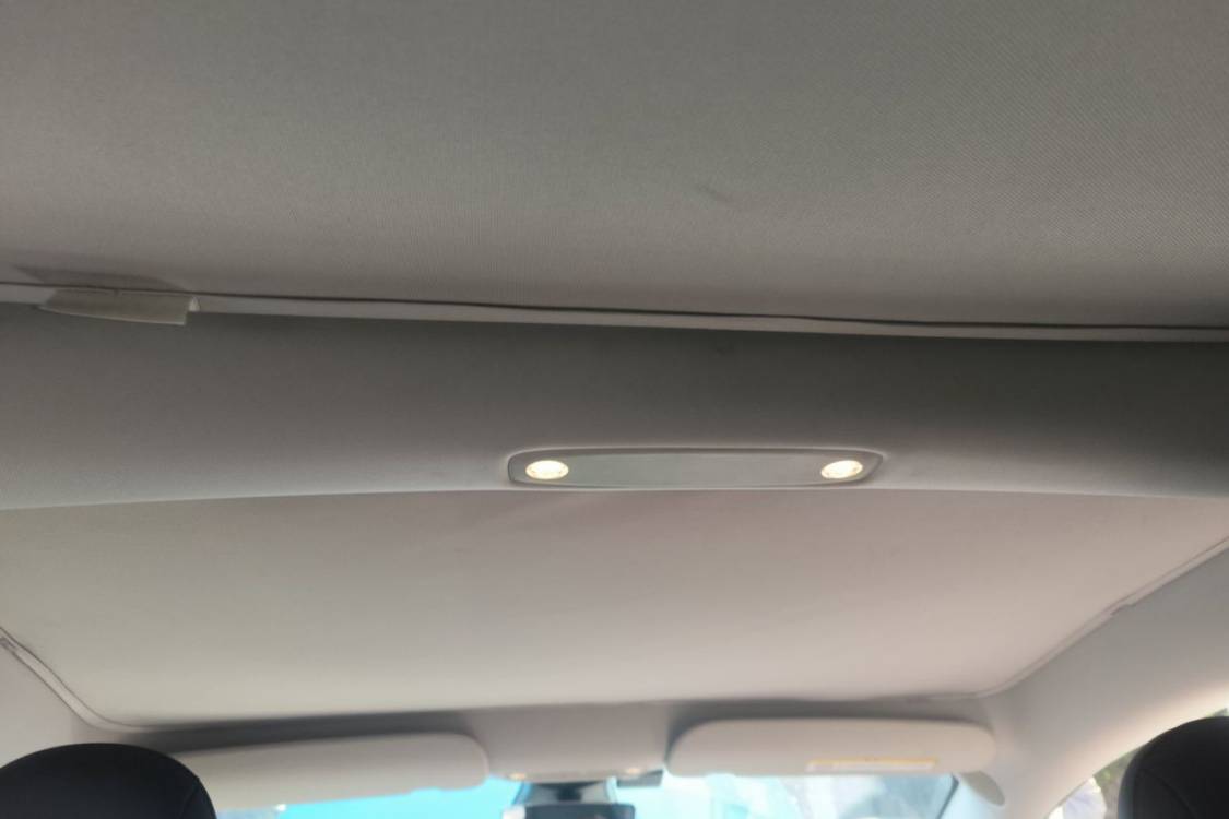 Tesla Model 3 2021 car image #20