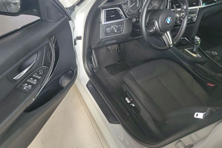 BMW 3 Series 2017 #19 BMW 3 Series 2017 car image #19