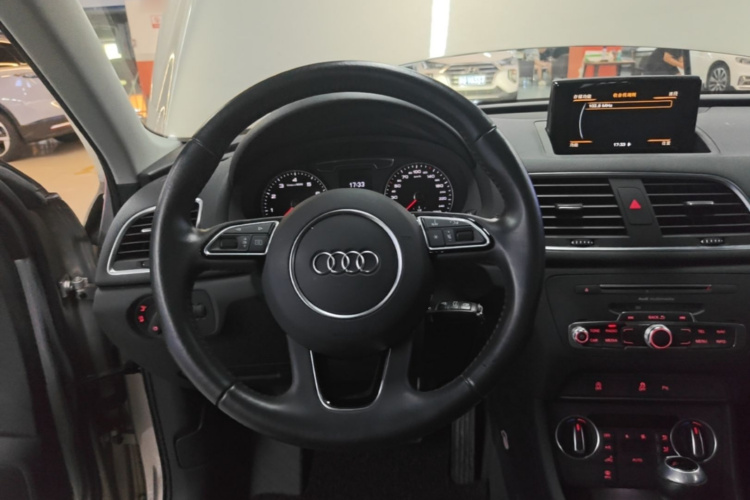 Audi Q3 2018 #11 Audi Q3 2018 car image #11