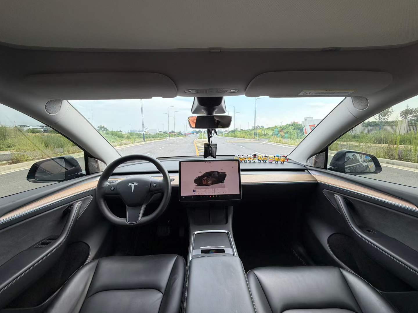 Tesla Model Y 2022 #5 Tesla Model Y 2022 car image #5