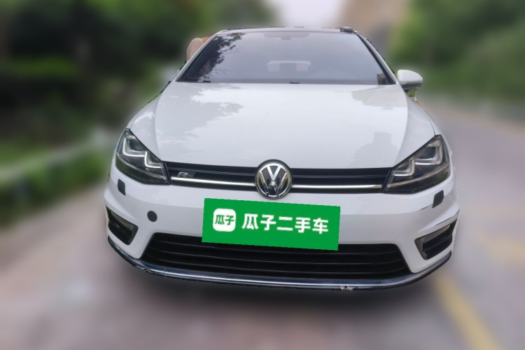 Volkswagen Golf 2018 car image #3