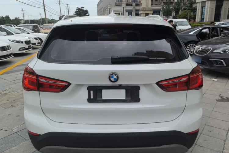 BMW X1 2017 #6 BMW X1 2017 car image #6